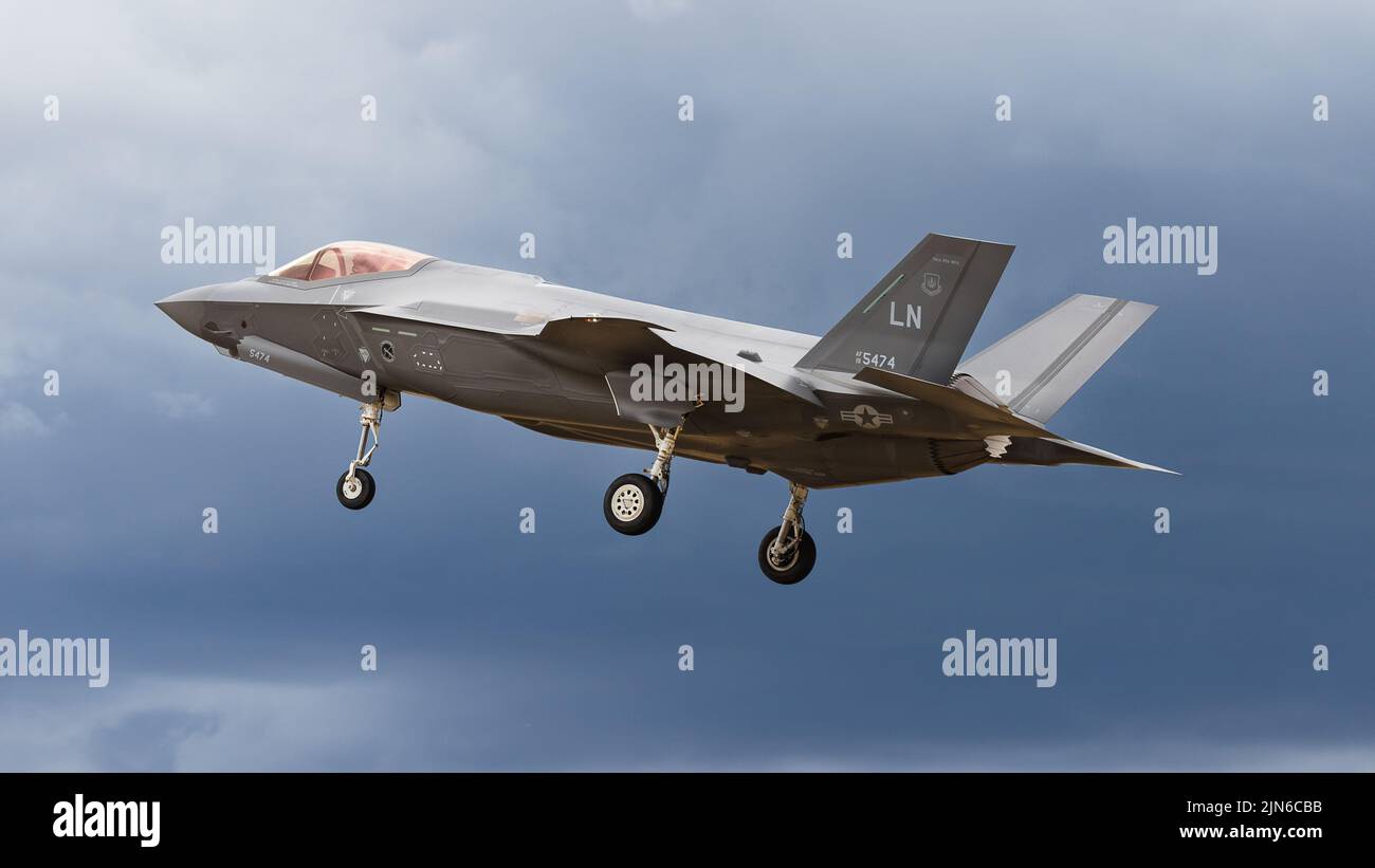 Lockheed Martin F-35A Lightning II vu sur le point d'atterrir à RAF Lakenheath, dans le Suffolk, pris le 3rd août 2022. Banque D'Images