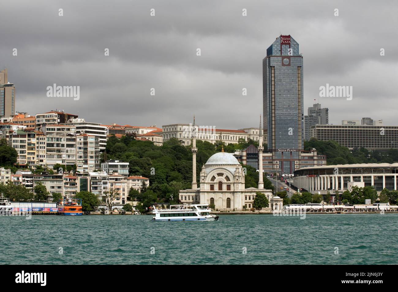 Istanbul, Turquie: Mosquée Ortaköy ou Büyük Mecidiye Camii (Grande Mosquée du Sultan Abdelmecid) Banque D'Images