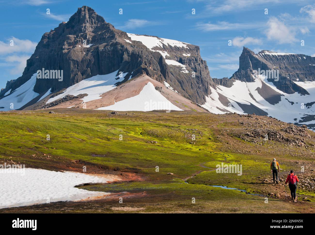 Randonnée dans les fjords de l'est reculés de l'Islande Banque D'Images