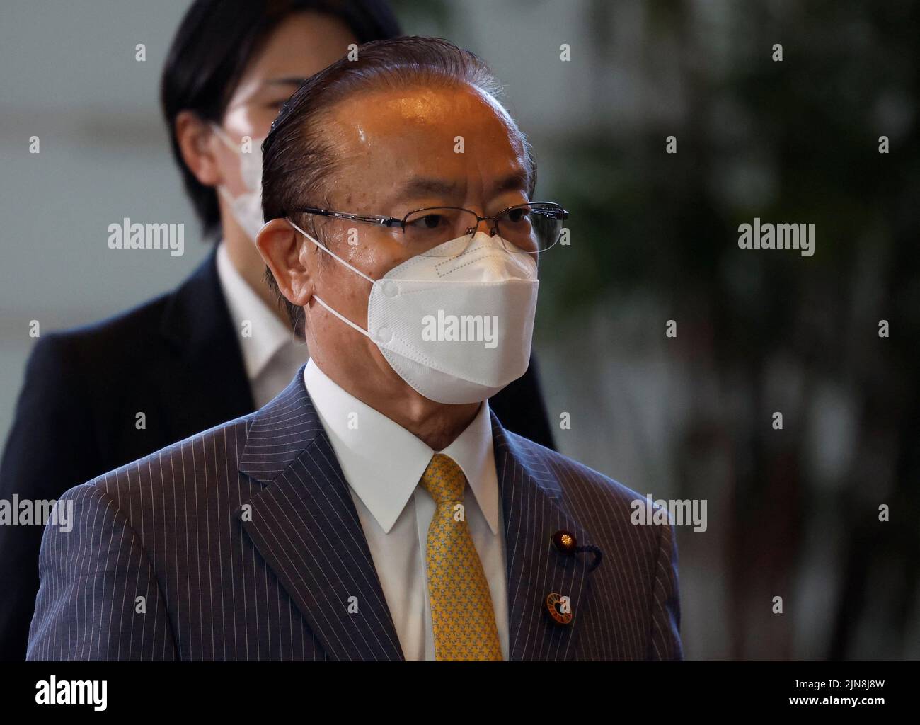 Le président japonais de la Commission nationale de sécurité publique Koichi Tani arrive à la résidence officielle du Premier ministre Fumio Kishida à Tokyo, au Japon, en 10 août 2022. REUTERS/Issei Kato Banque D'Images