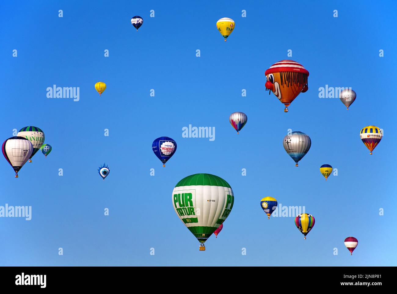Ballon à air chaud en vol, Mosel-ballon-Fiesta à l'aéroport de Trèves-Foehren, Rhénanie-Palatinat, Allemagne, Europe Banque D'Images
