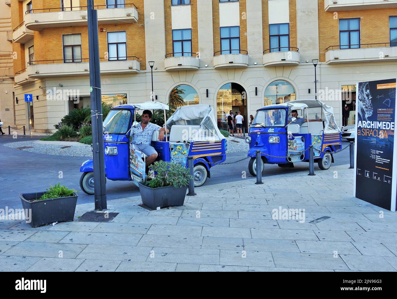 Pousse-pousse automatique, tuk tuk, tricycle taxi, Palerme, Sicile, Italie, Europe Banque D'Images