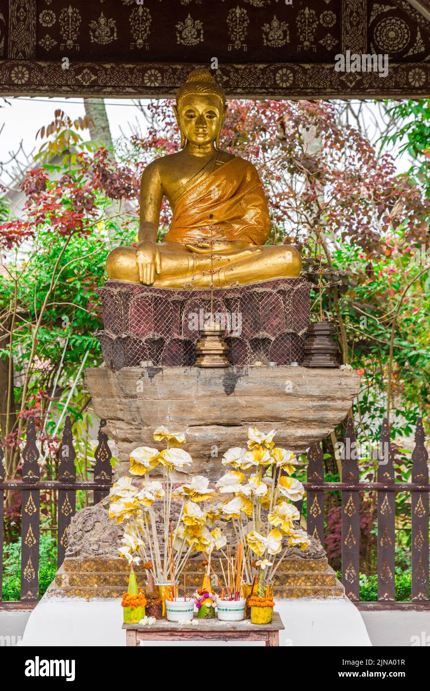 Pavillon de Bouddha assis à Wat Xiang Thong, Luang Prabang, Laos Banque D'Images