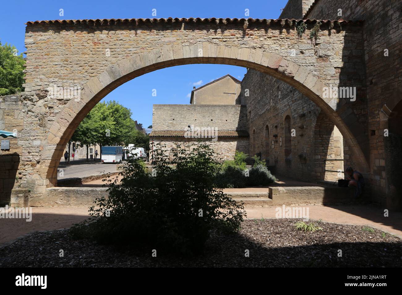 Murs et arcades des magasins du quartier des frères laïcs dits le Malgouverne. Cluny. Saône-et-Loire. Bourgogne. France. Europe. Banque D'Images