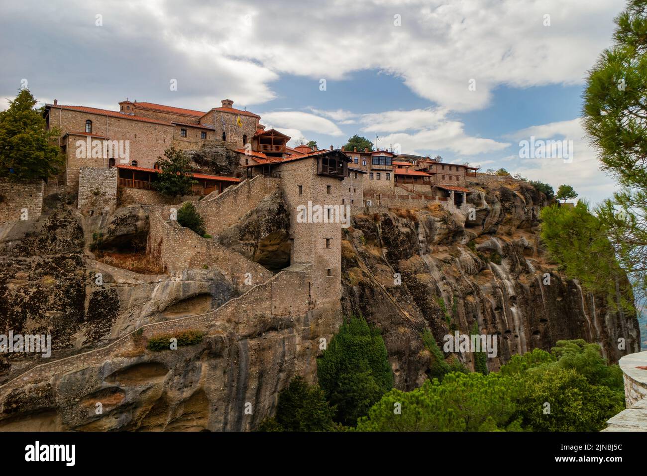 Météores - massif de grès et de roches conglomérées dans le centre de la Grèce à l'extrémité nord-ouest de la plaine thessalie près de la ville de Kalambaka avec Banque D'Images