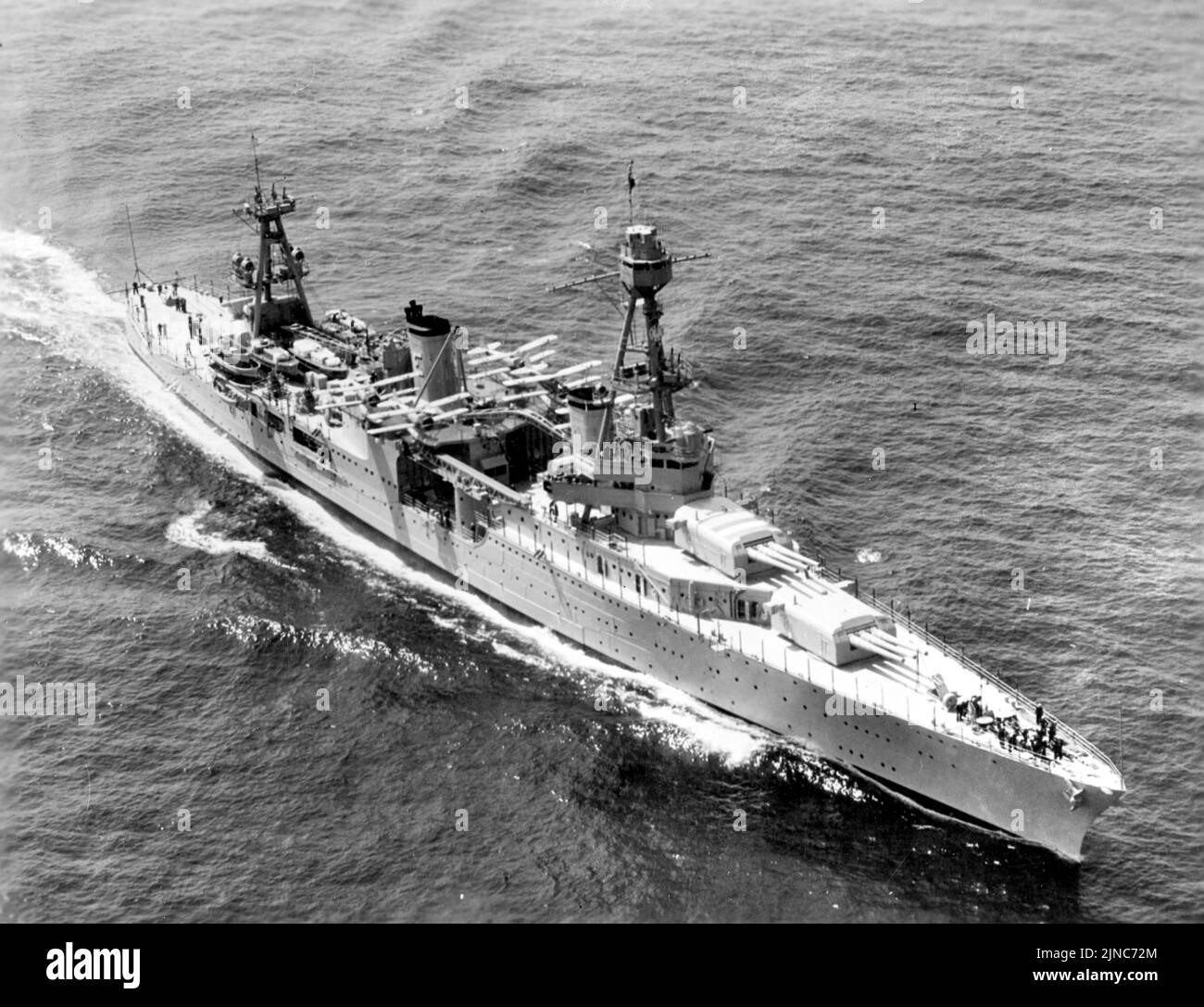 Le croiseur lourd USS Chicago (CA-29) de la Marine américaine est en cours au large de New York, au cours de l'examen de la flotte le 31 mai 1934. Banque D'Images