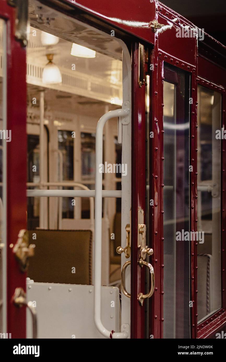 porte d'un vieux train à madrid Banque D'Images