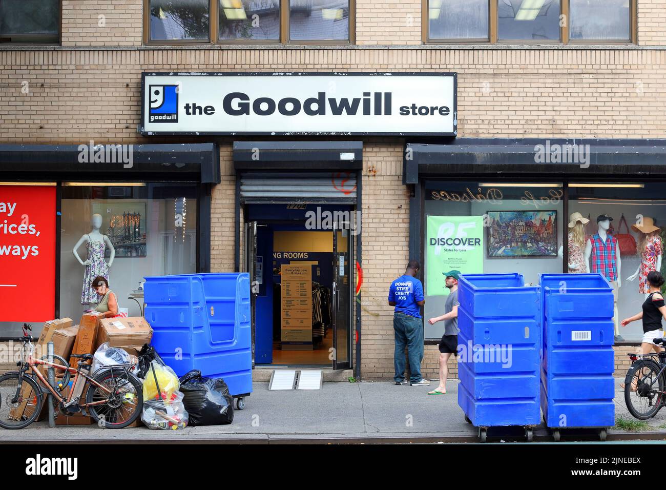 Goodwill Store, 1704 2nd Ave, New York, NY. Façade extérieure d'un magasin d'occasion et d'un centre de dons dans l'Upper East Side de Manhattan. Banque D'Images