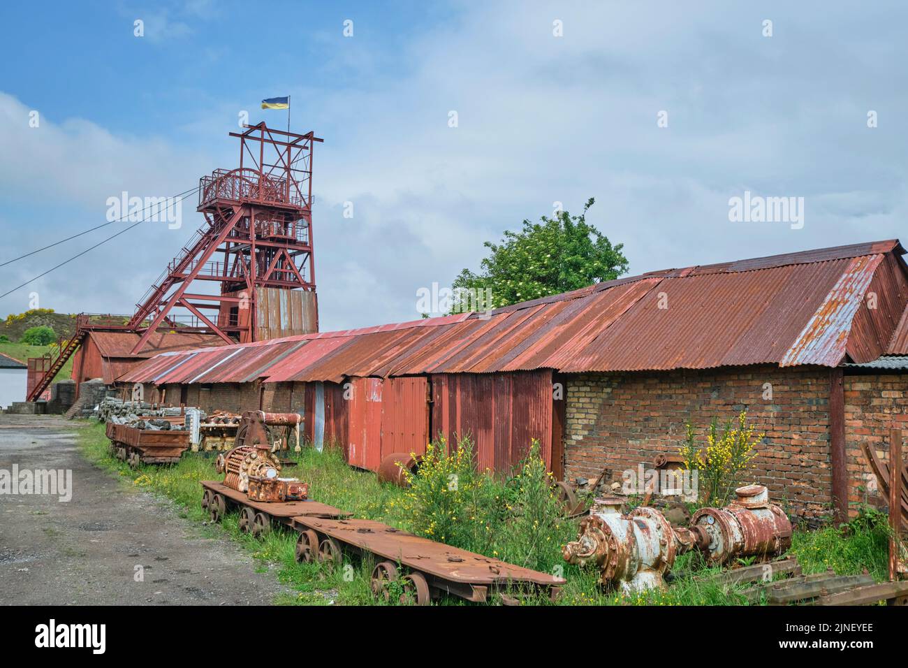 La vue de la tour principale de bobinage en acier, utilisée pour l'ascenseur qui emmène les mineurs jusqu'au creusage. Au musée national du charbon Big Pit de Pontypool, W Banque D'Images