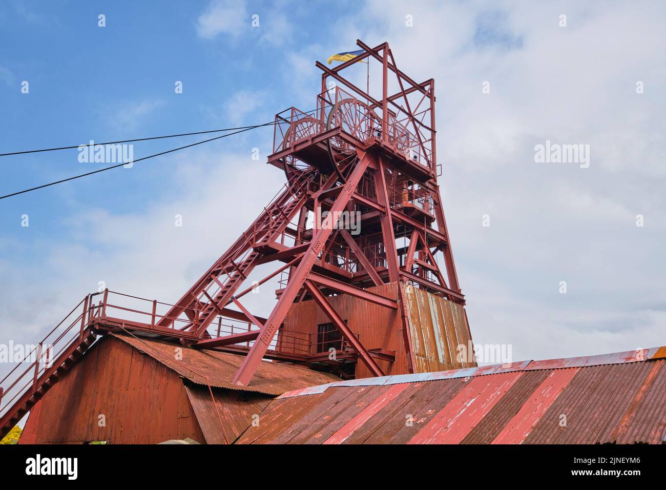 La vue de la tour principale de bobinage en acier, utilisée pour l'ascenseur qui emmène les mineurs jusqu'au creusage. Au musée national du charbon Big Pit de Pontypool, W Banque D'Images