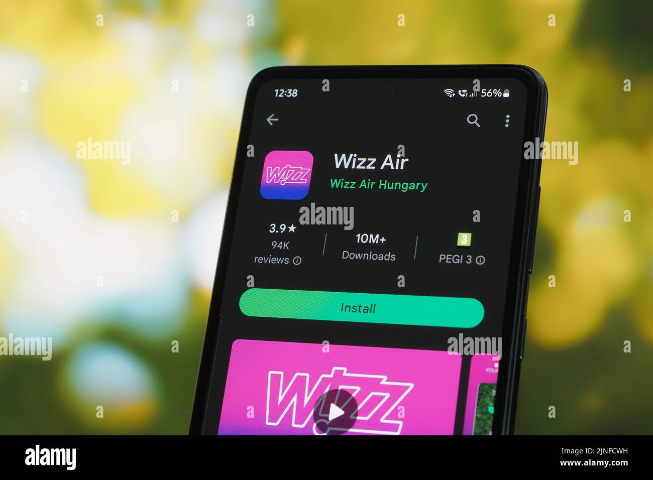 Galati, Roumanie - 11 juillet 2022: Application Wizz Air disponible sur Google Play Store pour Android Banque D'Images
