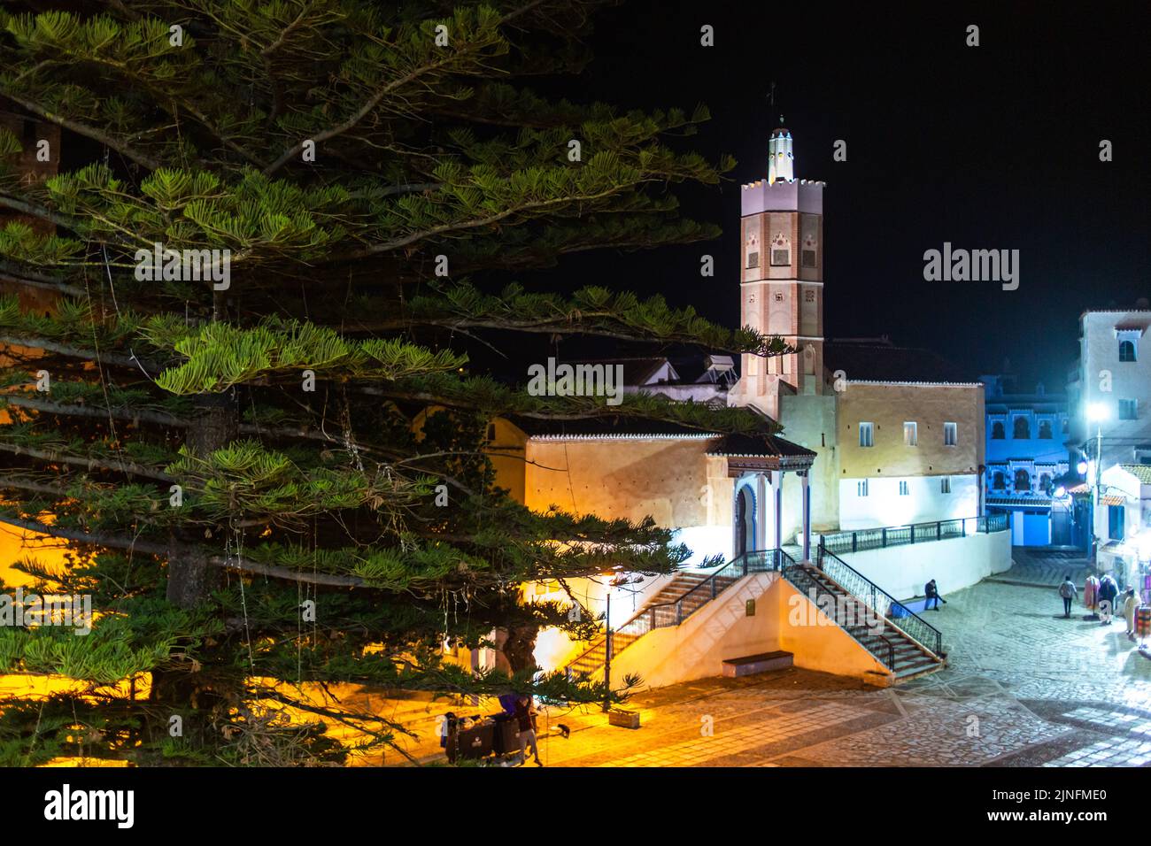 La mosquée d'Al Kasba dans la ville de Chefchaouen la nuit au Maroc Banque D'Images