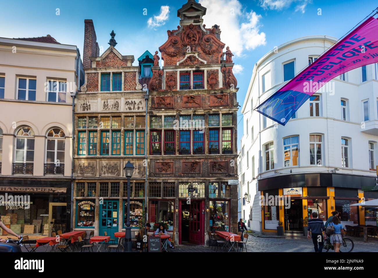 Le restaurant Nam Jai Thai occupe un beau bâtiment ancien dans le centre de Gand. Belgique. Banque D'Images