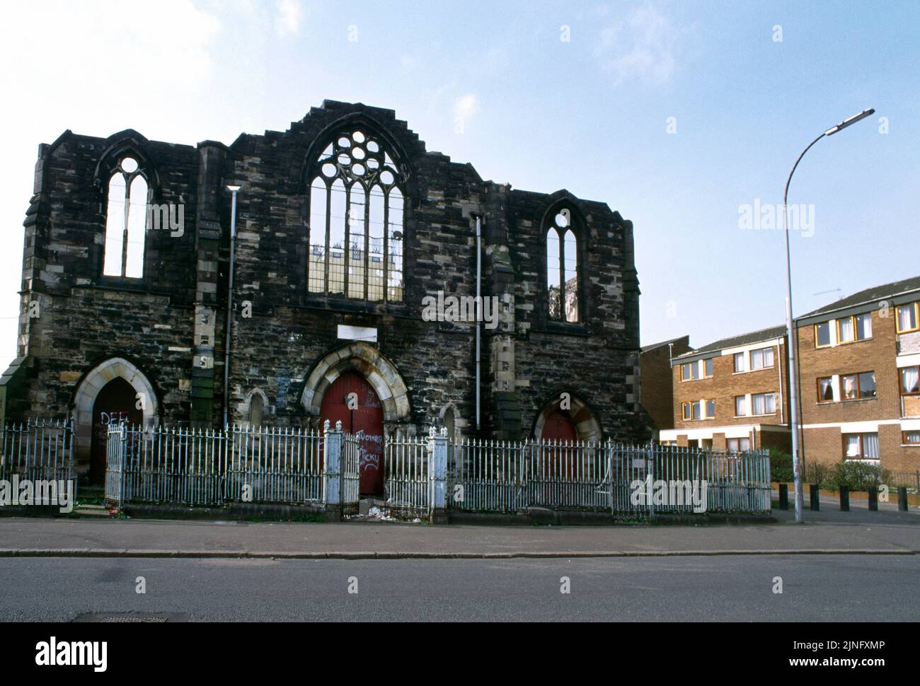 Belfast Irlande du Nord reste de l'église protestante détruite sur Falls Road Banque D'Images