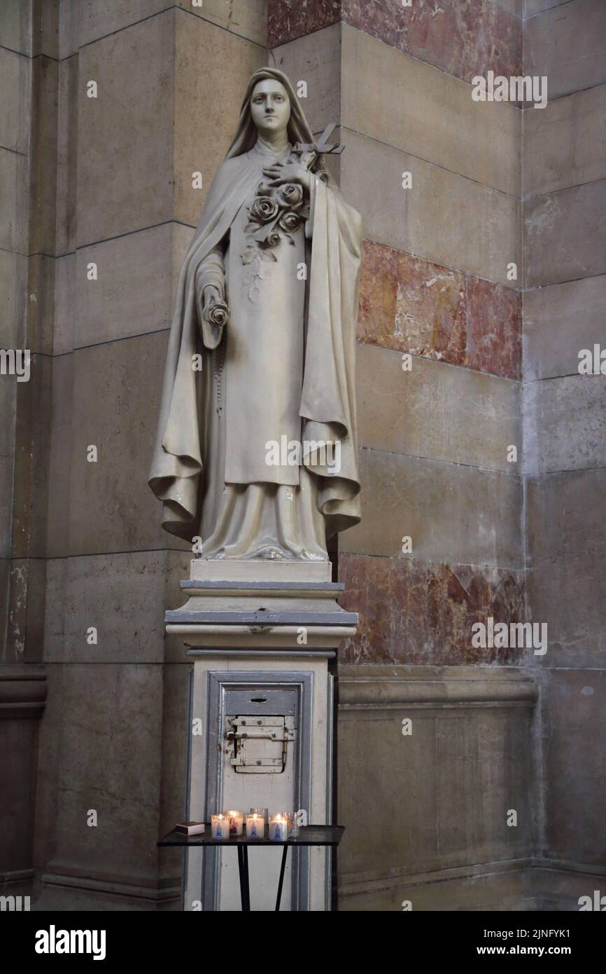Statue de la Vierge Marie Sacré coeur Cathédrale Sainte-Marie-majeure Marseille France Banque D'Images