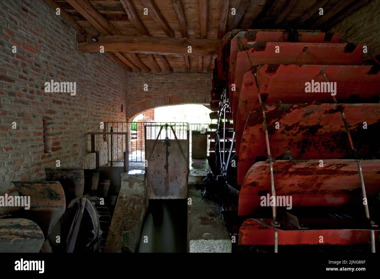 Architecture bio-durable, maison de campagne avec ancienne usine. Banque D'Images