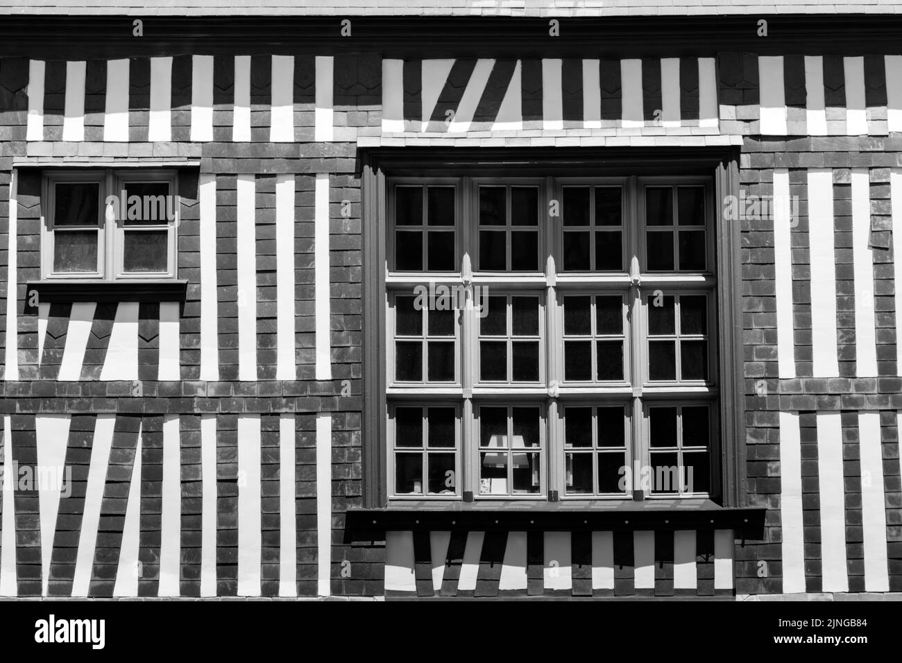 Bâtiment typique à pans de bois dans la vieille ville de Rouen en Normandie Banque D'Images
