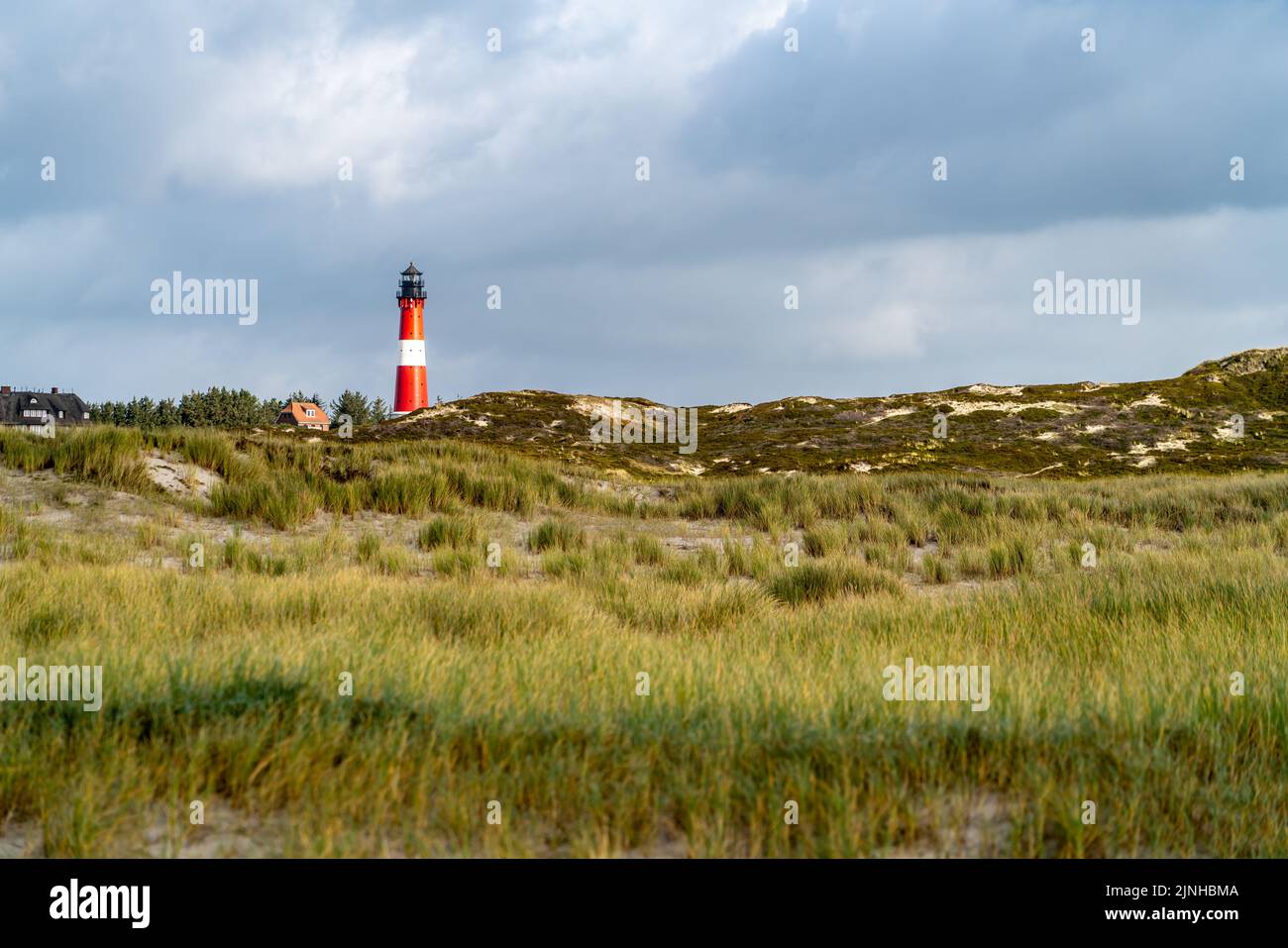 Une belle photo du phare historique de Sylt sur un terrain rural à Hornum Banque D'Images