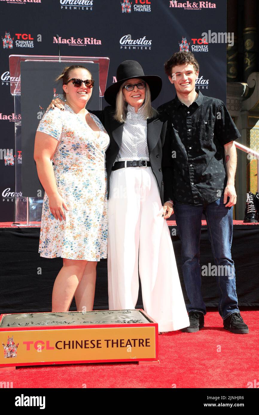 24 juin 2022, Los Angeles, Californie, Etats-Unis: LOS ANGELES - AOÛT 11: Dexter Keaton, Diane Keaton, Duke Keaton lors d'une cérémonie en l'honneur de Diane Keaton avec la main et les empreintes au Théâtre chinois de TCL IMAX le août 2022 à Los Angeles, CA (Credit image: © Nina Prommer/ZUMA Press Wire) Banque D'Images