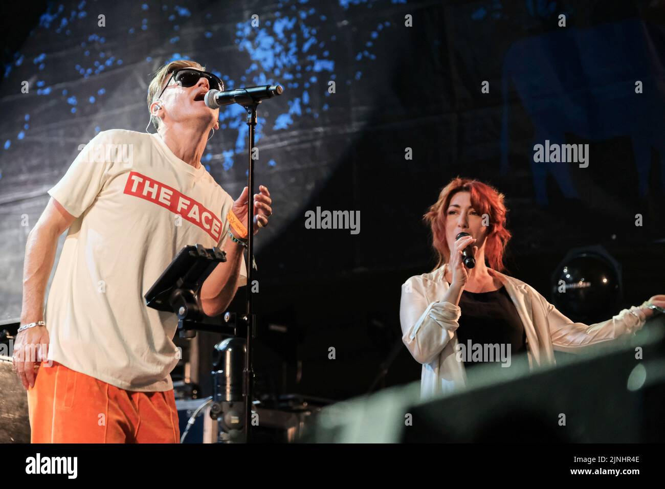 Le chanteur britannique et compositeur Ryan Molloy, chanteur de Frankie, se rend à Hollywood et interprète en tant qu'artiste invité avec le Trevor Horn Band en direct sur scène au Festival Cropredy de la Convention de Faéroport, dans l'Oxfordshire. Chanteur, auteur-compositeur et acteur britannique, Qui a remplacé Holly Johnson comme chanteur principal à Frankie va à Hollywood pour un concert de charité en 2004 a également été couronné de succès dans le théâtre musical, apparaissant dans un certain nombre de comédies musicales à succès au Royaume-Uni et plus récemment comme un pavillon pour Royal Caribbean International. (Photo par Dawn Fletcher-Park/SOPA Images/Sipa USA) Banque D'Images