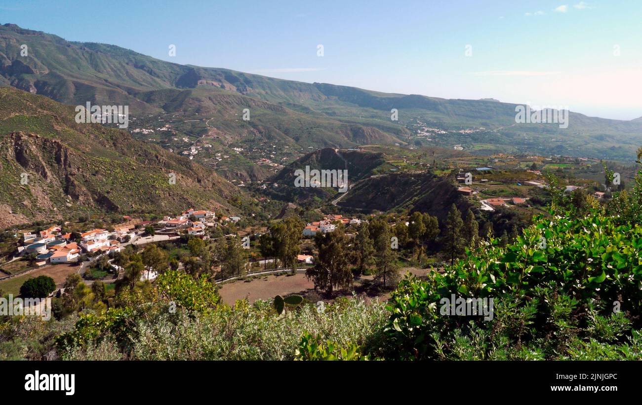 Vallée de Las Tirajanas, Grande Canarie, Îles Canaries, Espagne. Sur la gauche, Santa Lucía. De San Bartolomé de Tirajana, 2015-12-16 11:59 00. Banque D'Images