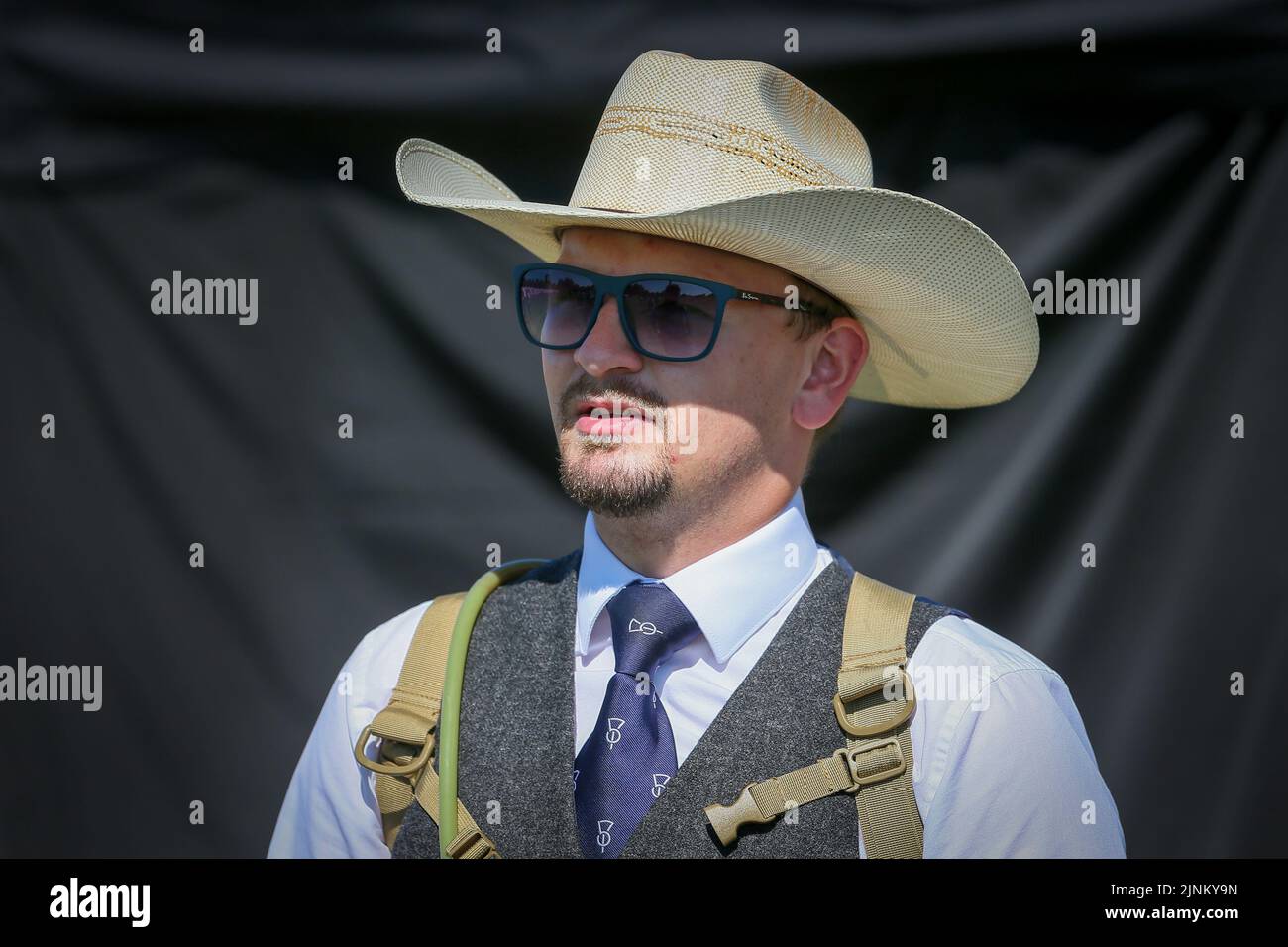 Glasgow, Royaume-Uni. 12th août 2022. Le Championnat du monde de groupes de tubes a été rétabli après avoir été suspendu en 2019 en raison des restrictions de Covid, et cette année 150 groupes de tuyaux du monde entier prennent part. La compétition a lieu sur 2 jours, et le deuxième jour (samedi), en raison du temps chaud et ensoleillé, il devrait attirer des foules records. Membre de la police Scotland Pipe Band. Crédit : Findlay/Alay Live News Banque D'Images