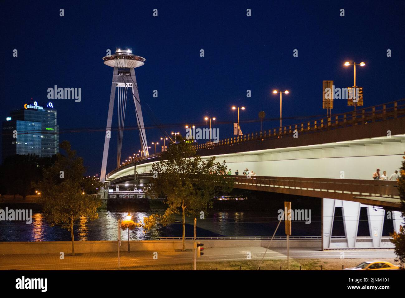 MOST SNP (la plupart Slovenského národného povstoria ou le pont des OVNIS), Bratislava, Slovaquie Banque D'Images