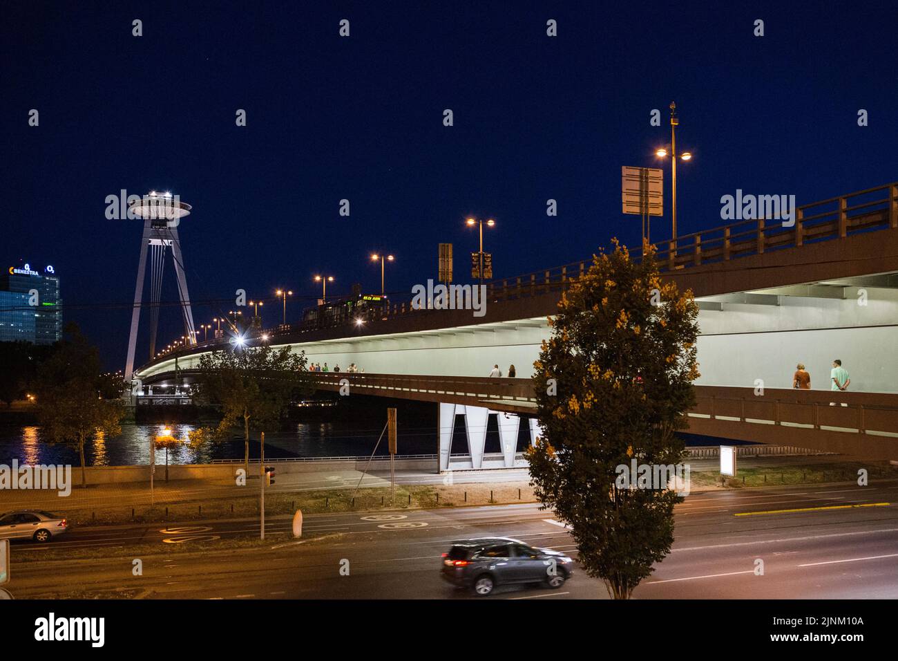 MOST SNP (la plupart Slovenského národného povstoria ou le pont des OVNIS), Bratislava, Slovaquie Banque D'Images