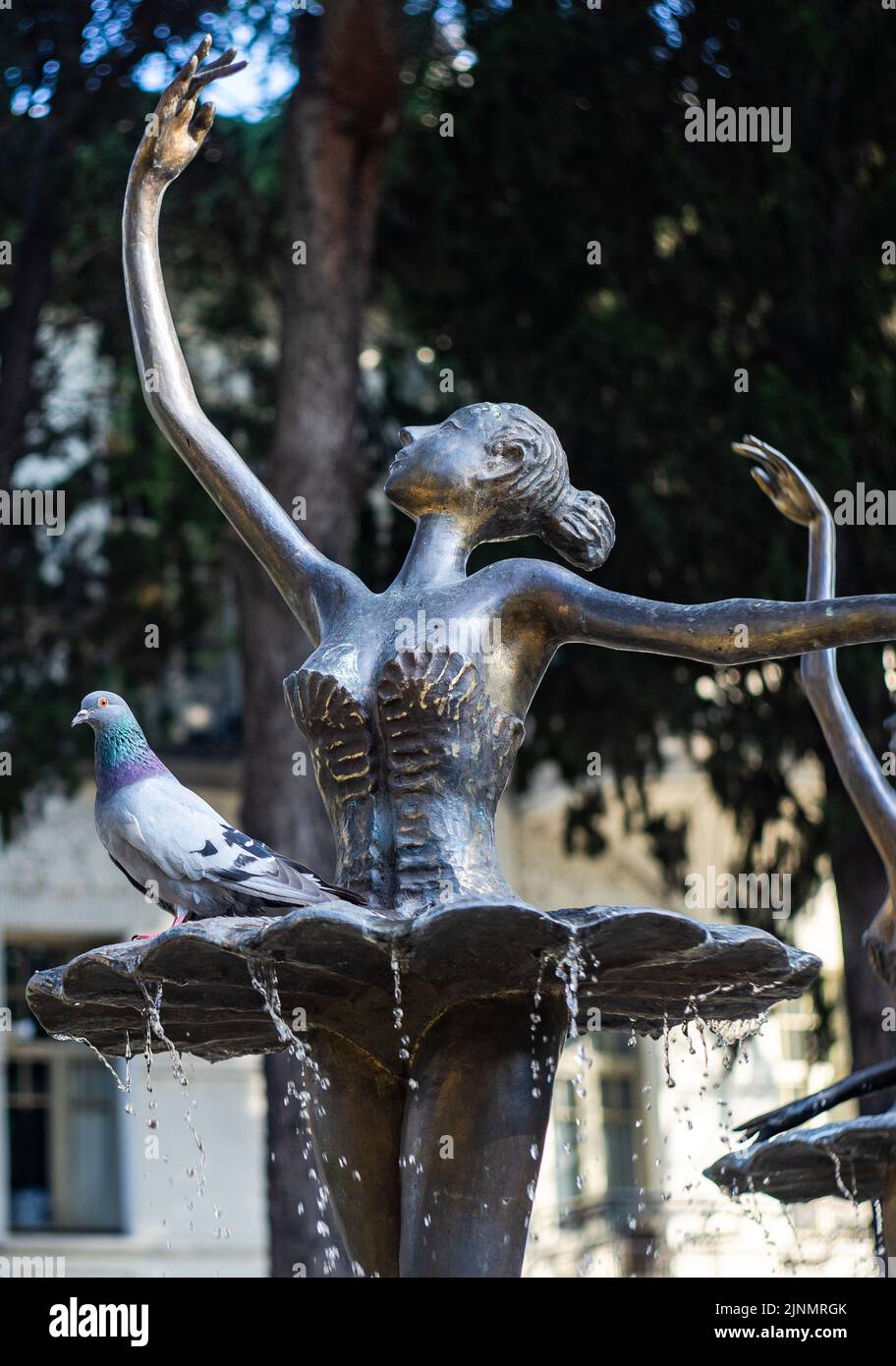 Célèbre danseuse de ballet fontaine à l'Opéra d'État de Tbilissi sur l'avenue Rustaveli Banque D'Images