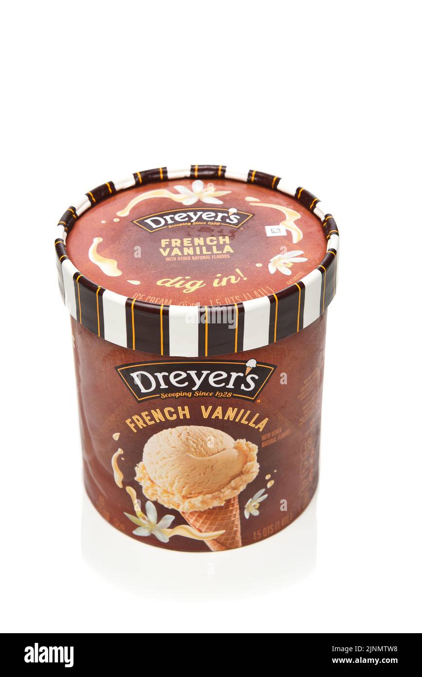 IRVINE, CALIFORNIE - 12 AOÛT 2022 : un carton de crème glacée à la vanille française de Dreyers. Banque D'Images