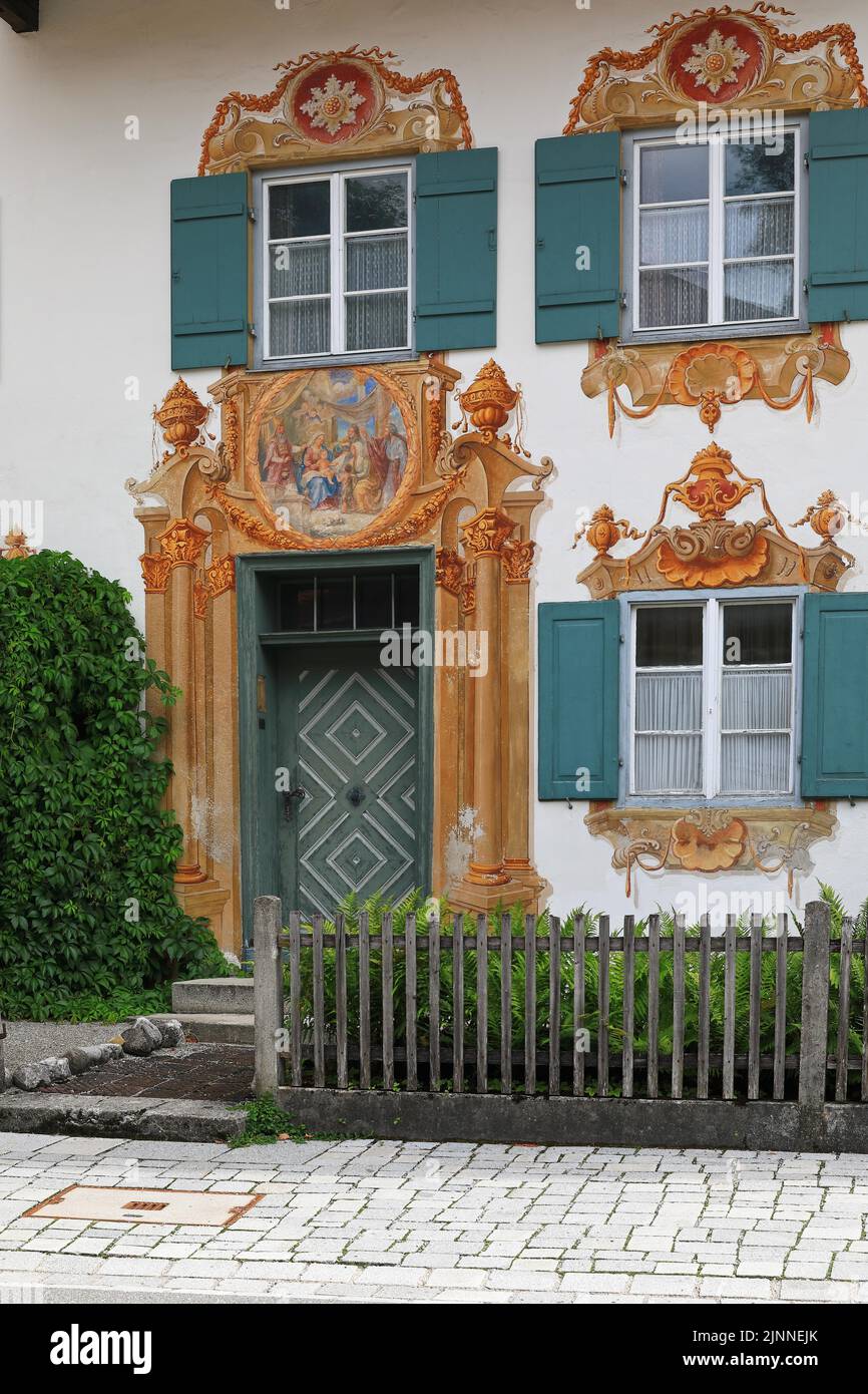 Maison résidentielle, Lueftlmalerei, volets, jardin, clôture de jardin, Oberammergau, haute-Bavière, Bavière, Allemagne Banque D'Images