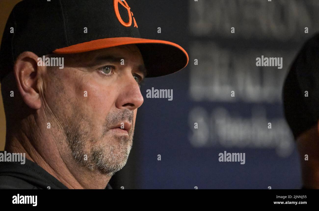 Saint-Pétersbourg, États-Unis. 12th août 2022. Le directeur de Baltimore Orioles Brandon Hyde observe son équipe jouer les Tampa Bay Rays pendant le sixième repas au Tropicana Field à Saint-Pétersbourg, Floride, le vendredi 12 août 2022. Photo de Steve Nesius/UPI crédit: UPI/Alamy Live News Banque D'Images