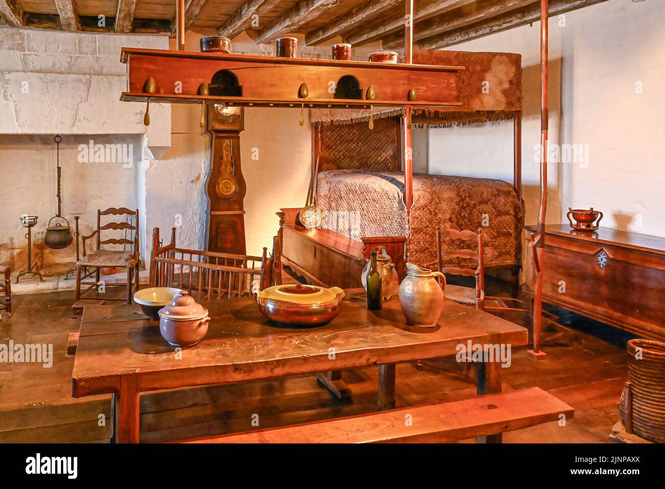 Le musée de la ville de Niort au Donjon dispose de meubles et de chambres d'époque ainsi que d'autres expositions Banque D'Images