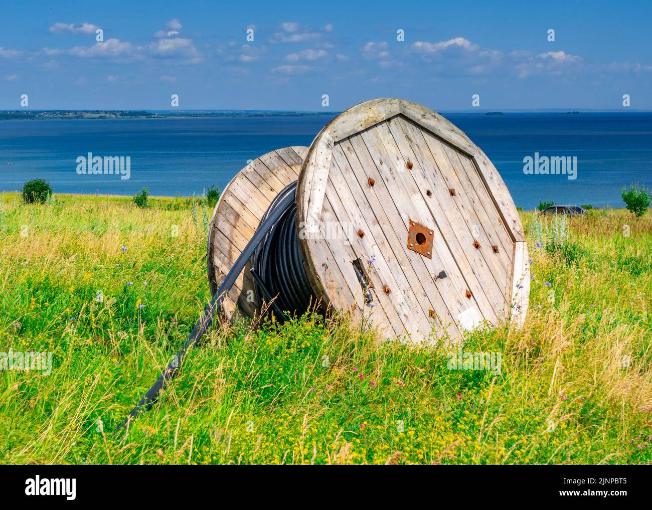 Grande bobine de fil de câble électrique Banque de photographies et d ...