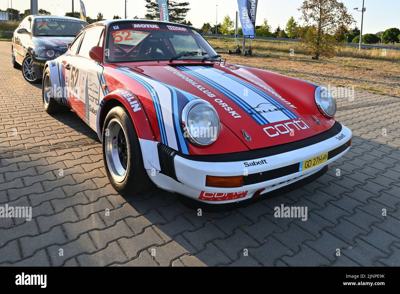 Gdansk, Pologne - 12 août 2022 : voiture de course Porsche 911Carrera RS dans la rue Banque D'Images