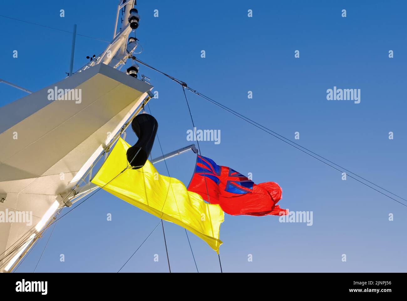 Le Red Ensign est le drapeau national de la marine marchande britannique. Banque D'Images