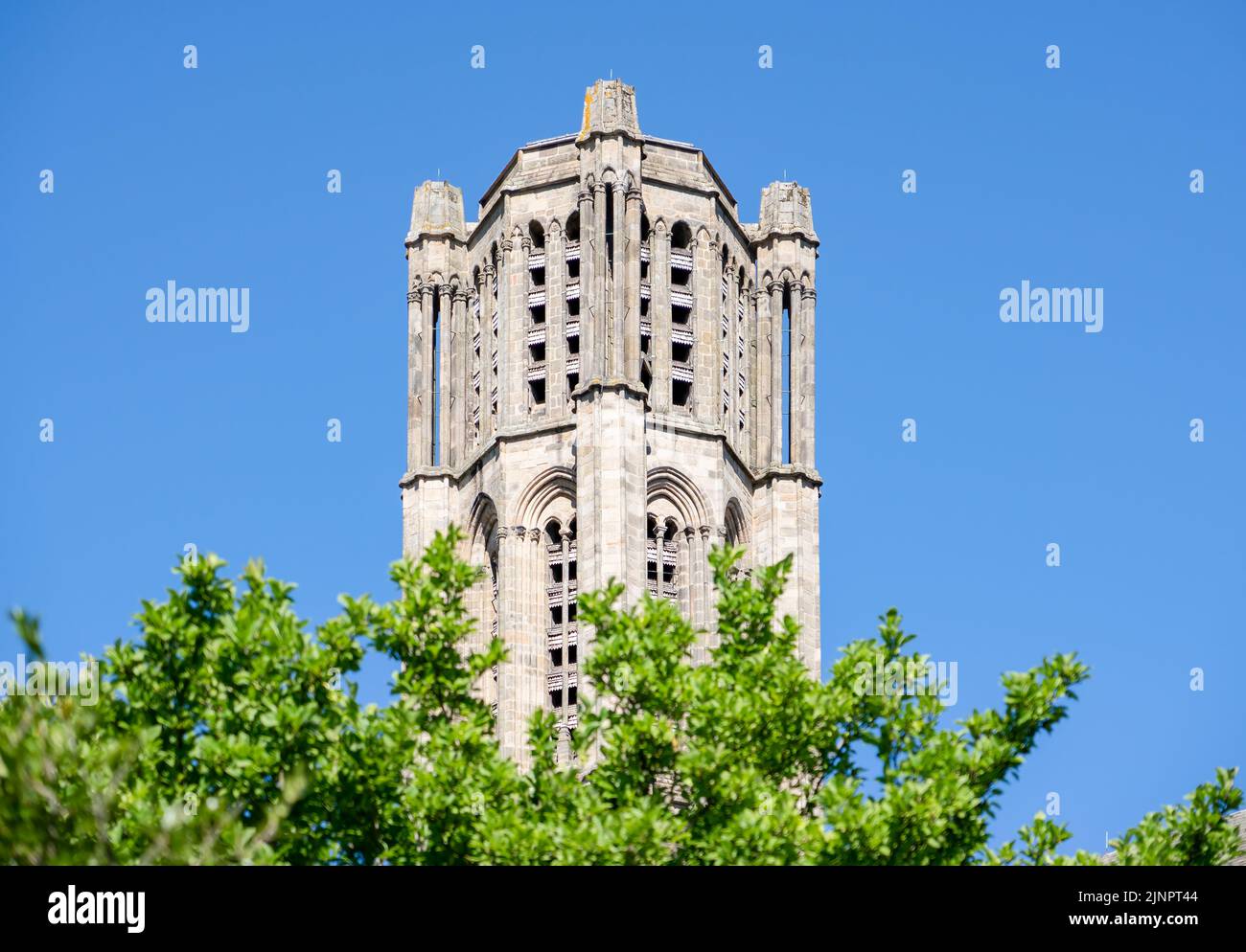 Architecture de toit sur la cathédrale de Limoges, France Banque D'Images