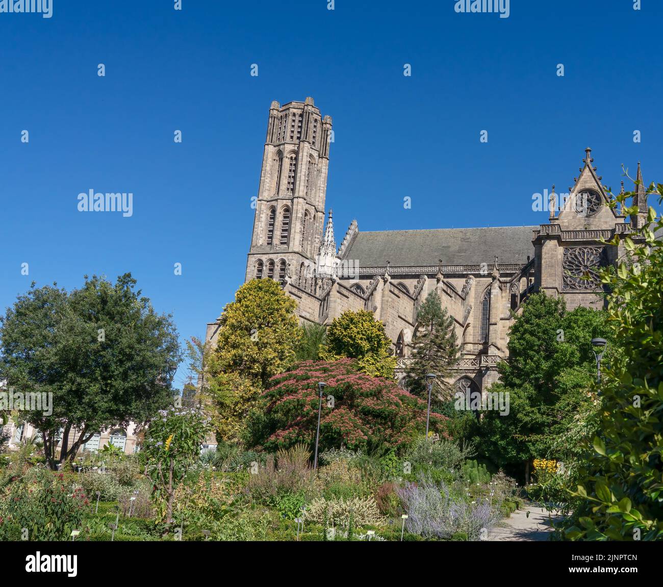 Architecture de toit sur la cathédrale de Limoges, France Banque D'Images