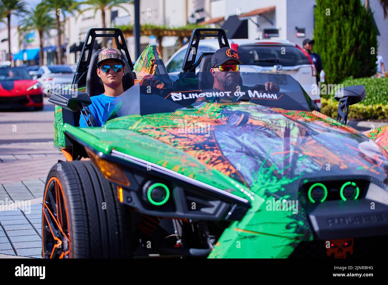 Pembroke Pines, Floride, États-Unis. 13th août 2022. Supercar Saturday Florida se tient le deuxième samedi de chaque mois au centre commercial Pembroke Pines. Lamborghini, Bugatti, Ferrari, Corvette, Tesla, Petronas-AMG, Aston Martin, BMW, Jaguar, Porsche, Lotus, McLaren, Bentley, Pagani, Audi, Maserati, Rolls Royce propriétaires et passionnés représentent les meilleures marques de voitures de luxe. Credit: Yaroslav Sabitov/YES Market Media/Alay Live News Banque D'Images