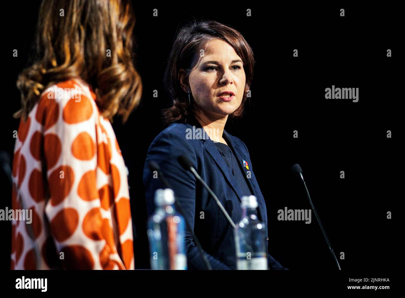 Madrid, espagnol. 30th juin 2022. (RL): Annalena Baerbock, Ministre fédérale des affaires étrangères, lors d'une conférence de presse sur la femme, la paix et la sécurité, en compagnie d'Irene Fellin, Représentante spéciale du Secrétaire général pour les femmes, la paix et la sécurité, au sommet de l'OTAN. Madrid, 06/30/2022. Credit: dpa/Alay Live News Banque D'Images