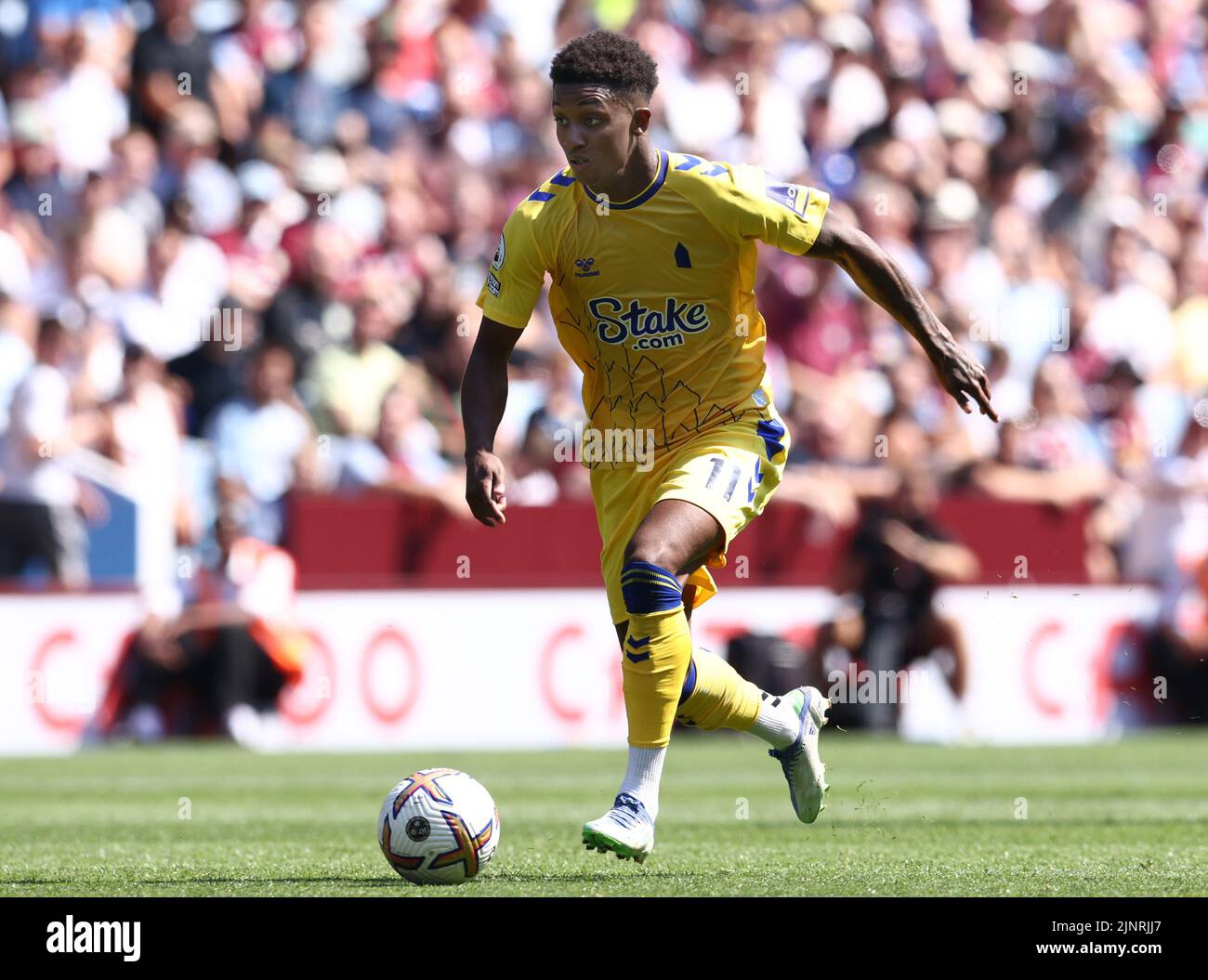 Birmingham, Angleterre, le 13th août 2022. Demarai Gray d'Everton pendant le match de la Premier League à Villa Park, Birmingham. Le crédit photo doit être lu : Darren Staples / Sportimage Banque D'Images