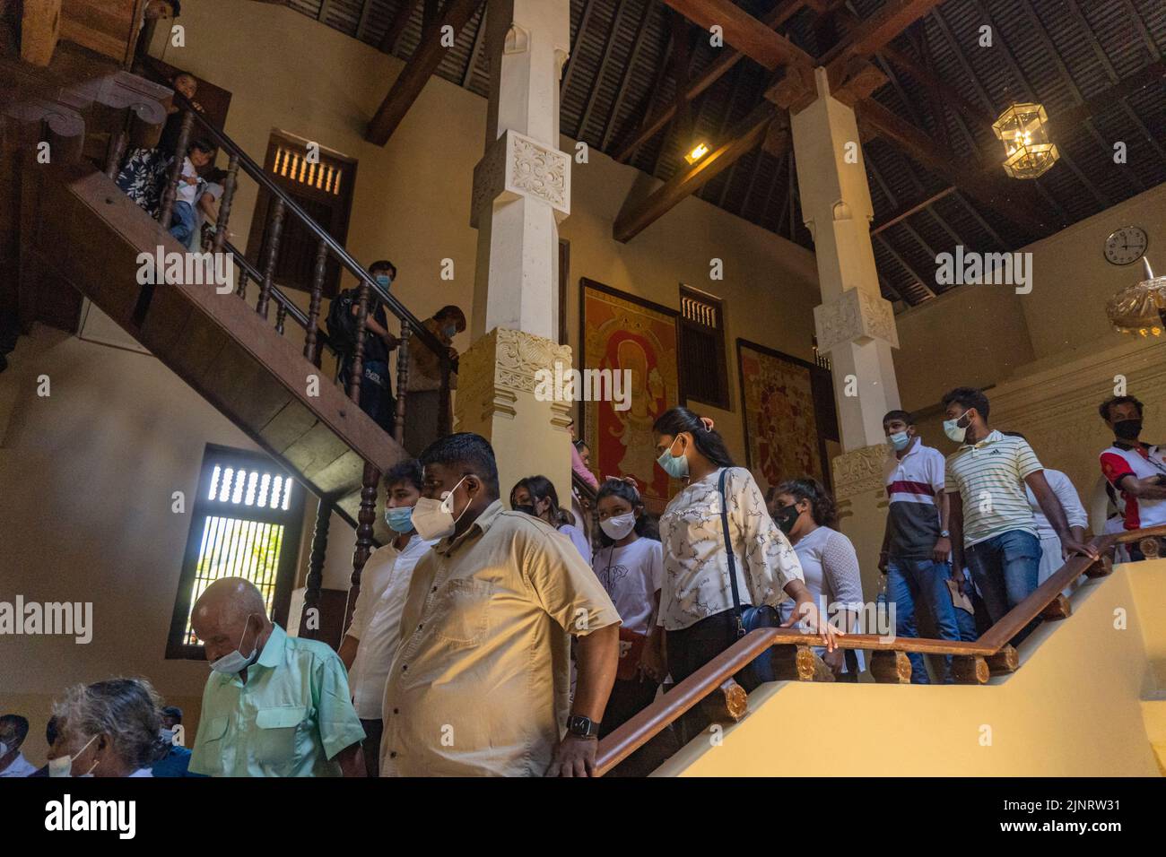 Kandy, Centre, Sri Lanka. 11th août 2022. Un grand nombre de dévotés locaux et de touristes étrangers sont venus assister à l'Esala Maha Perahera à Kandy. (Credit image: © Isura Nimantha/Pacific Press via ZUMA Press Wire) Banque D'Images