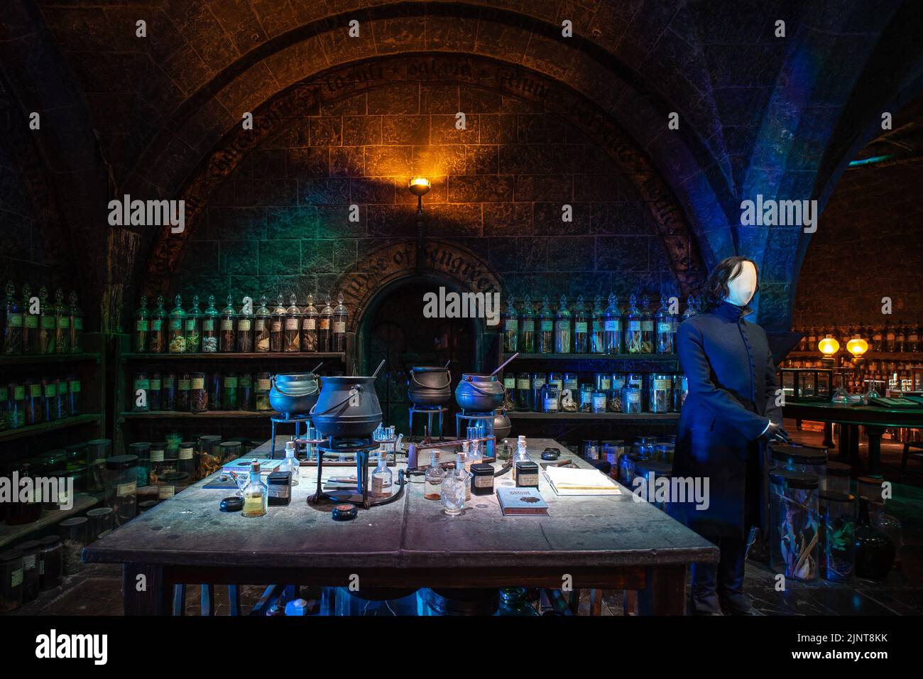 Londres, Royaume-Uni - 10 juin 2022 : salle de potion du Professeur Severus Snape au Harry Potter Studio, Londres Banque D'Images