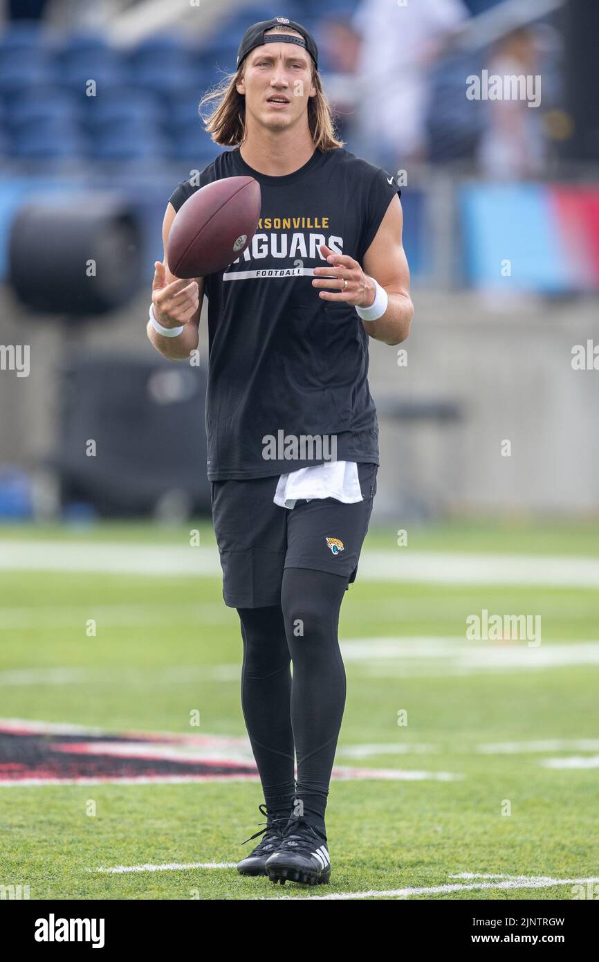 Le quarterback des Jaguars de Jacksonville, Trevor Lawrence (16 ans), se réchauffe avant le match du Pro Football Hall of Fame entre les Jaguars de Jacksonville et les Raiders de Las Vegas au Tom Benson Stadium à Canton, OHIO, le 4 août 2022. Les Raiders battent les Jaguars 27-11. (Max Siker / image du sport) Banque D'Images