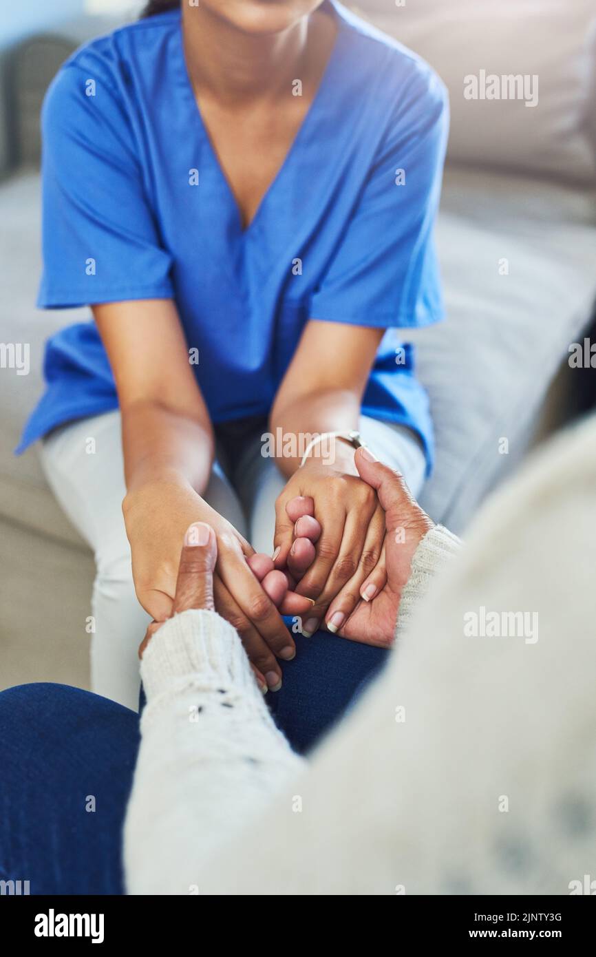 Soyez malade à chaque fois que vous avez besoin de soutien. Une infirmière féminine