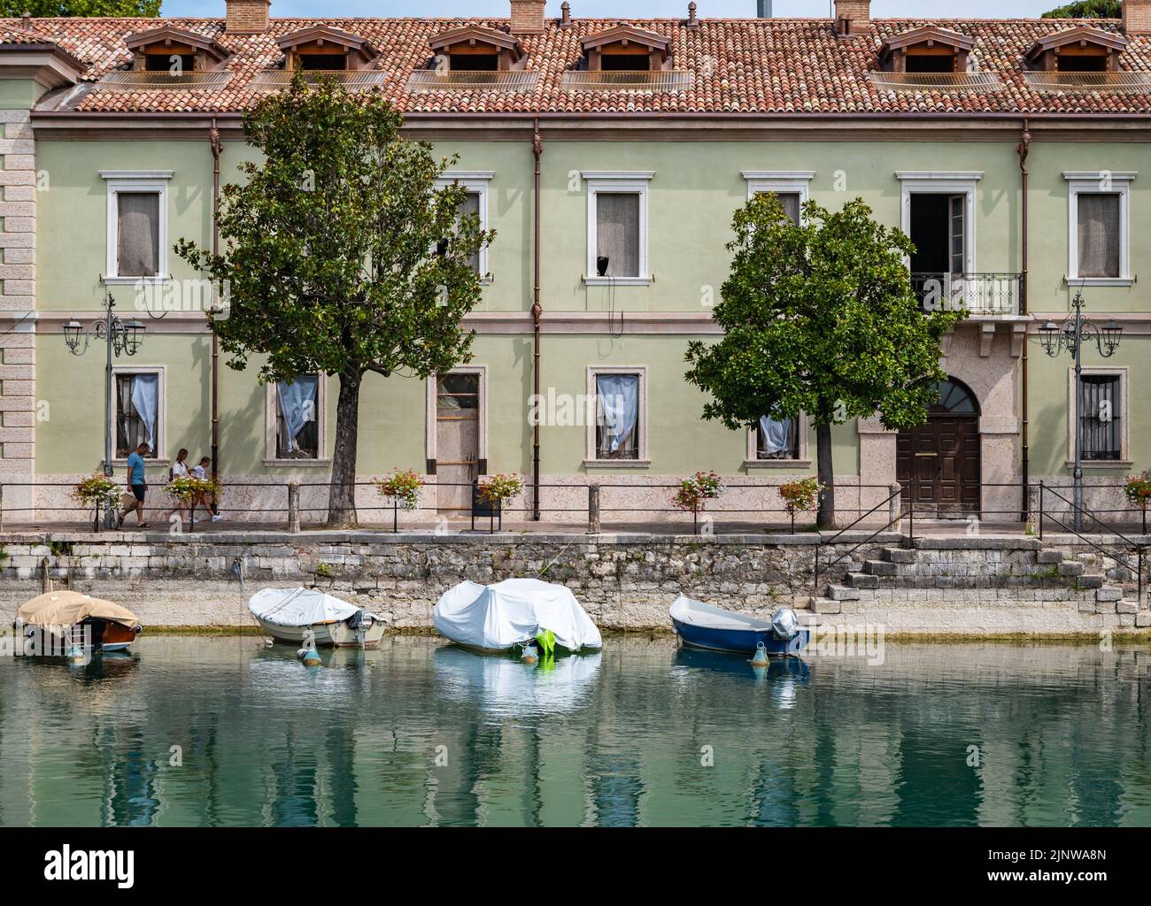 La propriété appelée «ancien pavillon des officiers» est située à l'intérieur de la Piazzaforte de Peschiera del Garda, province de Vérone, Vénétie, nord de l'Italie, EUR Banque D'Images