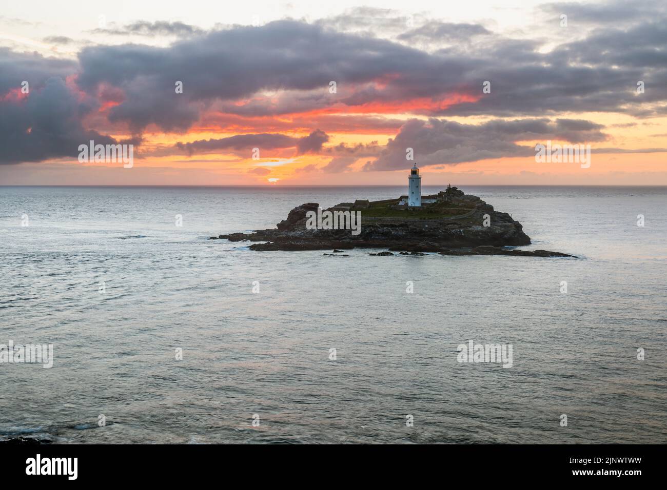 Godrevy ; coucher du soleil ; Cornwall, UK Banque D'Images