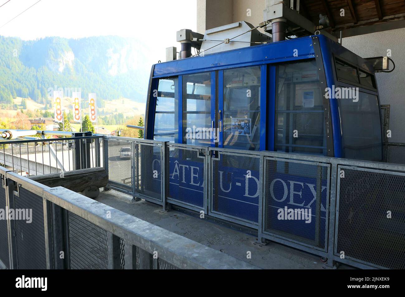 Château d'Oeux la Suisse a abandonné le télémécanique en raison du manque de neige et du changement climatique Banque D'Images