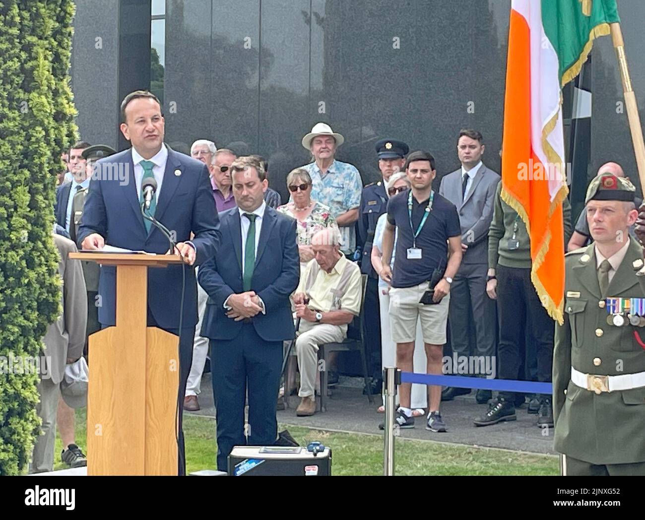 Tanaiste Leo Varadkar prend la parole lors de la commémoration en 100th du révolutionnaire irlandais Michael Collins et de l'ancien ministre Arthur Griffith au cimetière Glasnevin de Dublin. Date de la photo: Dimanche 14 août 2022. Banque D'Images