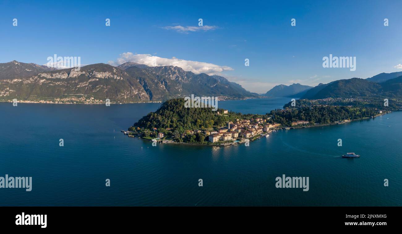 Vue aérienne de Bellagio sur le lac de Côme Banque D'Images